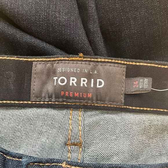 Torrid Premium Womens Plus 24 Button Fly Sky High Skinny Crop Jeans Blue NWT - Picture 10 of 16